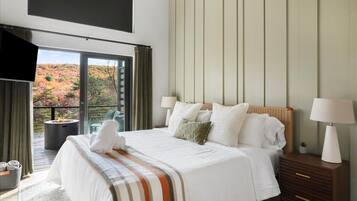 1 bedroom, desk, WiFi, bed sheets