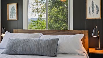 2 عدّة غرف نوم وسرير سفر وواي فاي وملاءات أسرّة