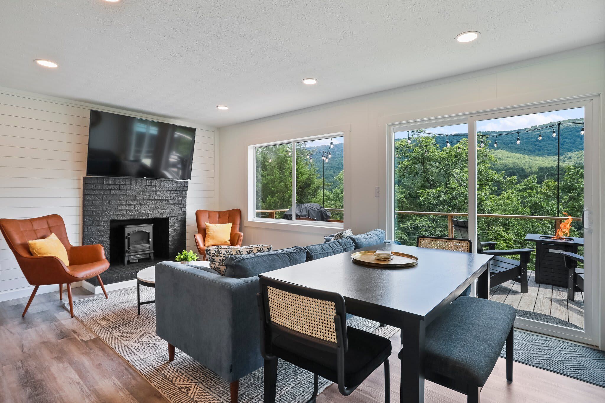 TV, fireplace, offices