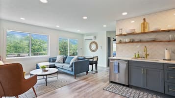 TV, fireplace, offices