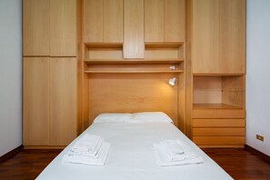 2 bedrooms, desk, iron/ironing board, travel crib - Cooker Chianti Apartament (Firenze)