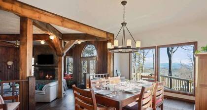 Slopeside Chalet: Ski in/out+ Views+Hot Tub