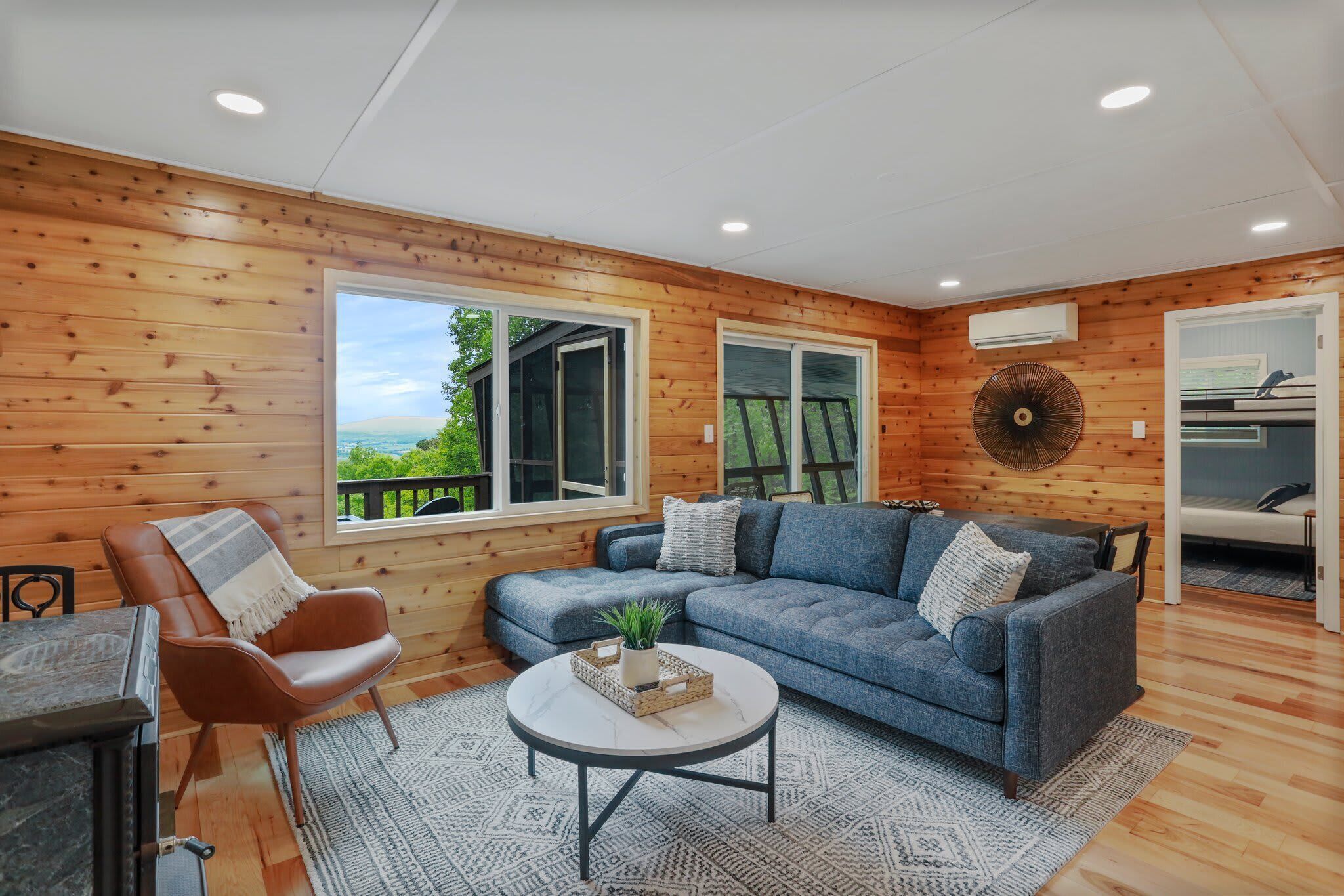 TV, fireplace, offices