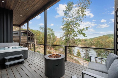 Lakeside Retreat w/ Hot Tub & Mtn Views at Exhale