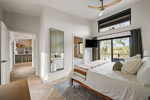 1 bedroom, desk, WiFi, bed sheets