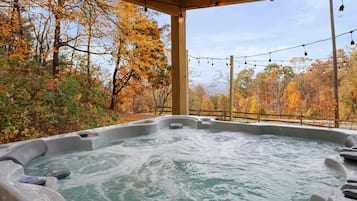 Tina de hidromasaje al aire libre