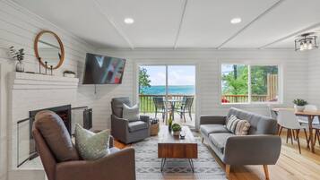 Fernseher, Kamin, Arbeitsbereiche