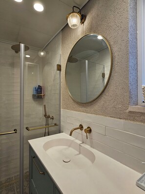 Towels, soap, toilet paper