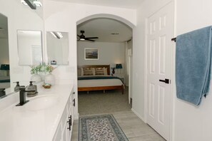 3 soverom, strykejern/-brett, reiseseng for barn og wi-fi (inkludert)