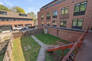 Apartment, 1 Queen Bed, Kitchen, Garden View (870–872 N Pearl872.5) | View from room