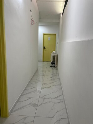 Economy Double Room | Living area