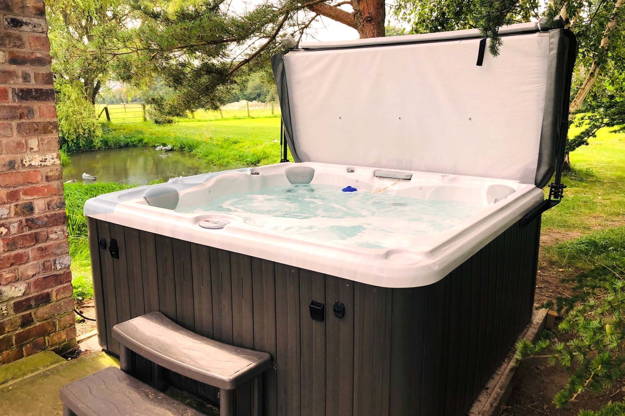 Bain à remous extérieur