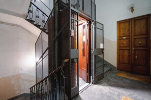 Interior - Scale 50 Apartament (Firenze)