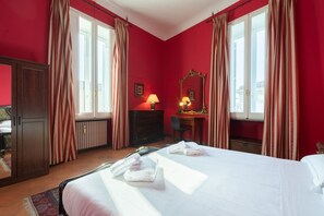 1 غرفة نوم ومكواة/لوح كي وواي فاي وملاءات أسرّة