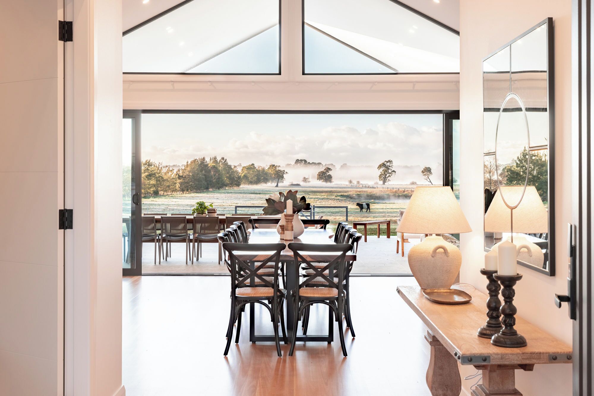 المنشأة من الداخل