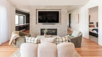 7 bedrooms, WiFi, bed sheets, wheelchair access