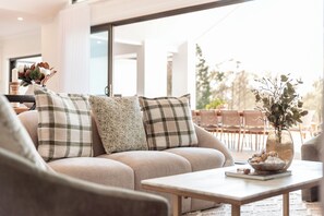 Televisión, chimenea