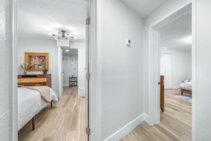 House, Multiple Beds, Patio, Garden View (La Casita) | 2 bedrooms, individually decorated, individually furnished, desk - La Casita Stay for 6 Guests (Tampa)