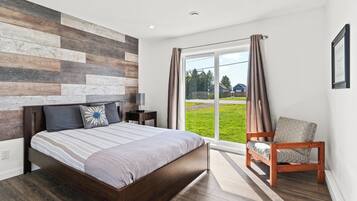 3 bedrooms, internet, bed sheets