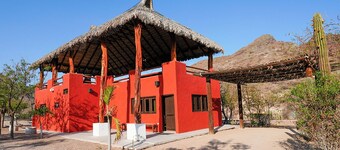 Charming La Paz 3-bedroom house with AC, Wi-Fi & Concierge Experiences