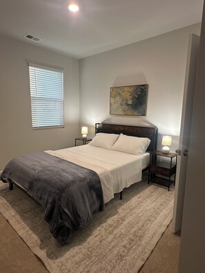 3 bedrooms, iron/ironing board, free WiFi, bed sheets - New 3-bed 2bathhouse near hospital, USCA ,Downtown Aiken & Stableview  (Aiken)