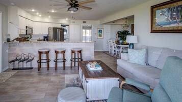 Smart-TV, DVD-Player, Bücher