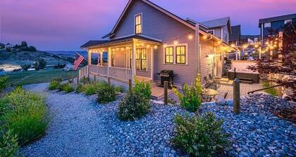 Lookout Chelan: PVT Hot Tub, Family Friendly, Outdoor Games, Vineyard Park Home,