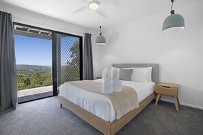 3 bedrooms, desk, iron/ironing board, travel crib - Dale View Retreat at Mapleton (Mapleton)