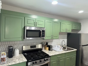 Mikrobølgeovn, ovn og kokeplater