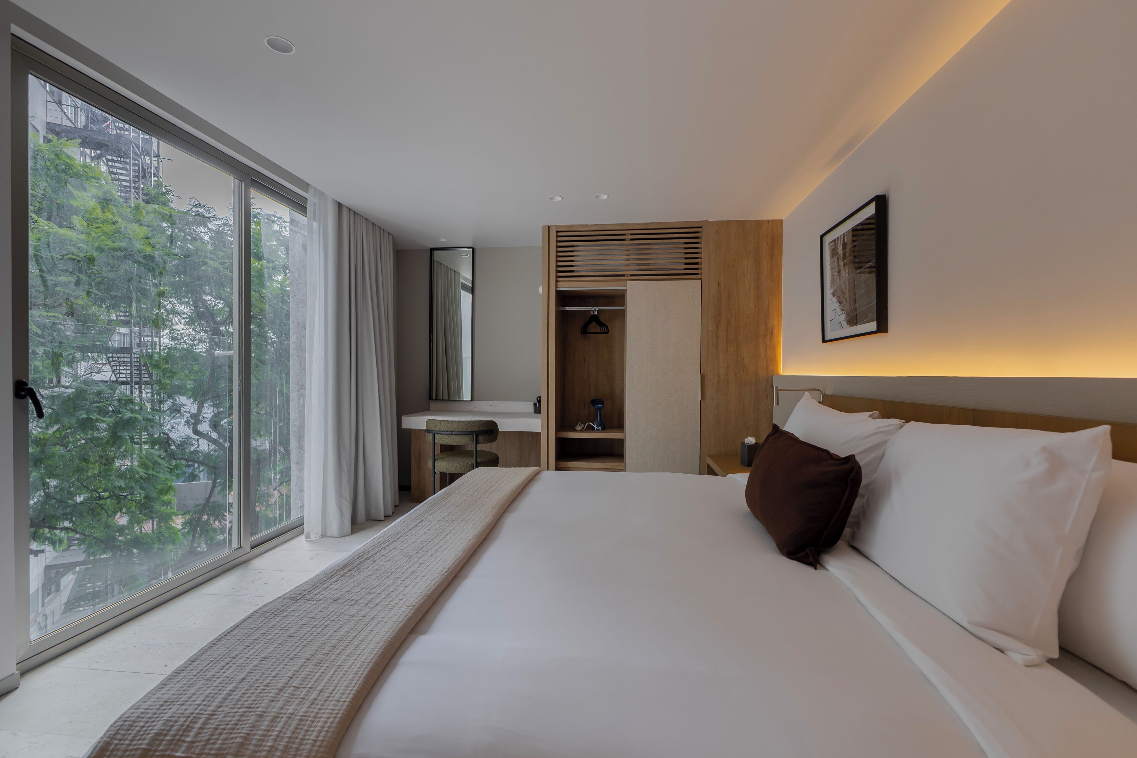 In-room safe, desk, laptop workspace, iron/ironing board