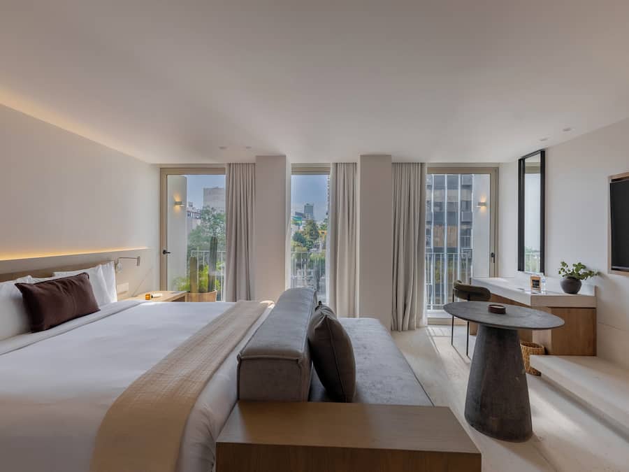 Caja fuerte, escritorio, espacio para trabajar con un portátil