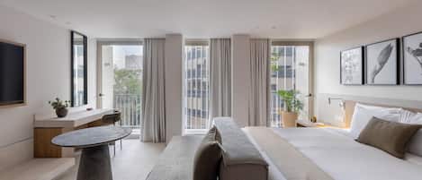Suite Premium, 2 habitaciones | Caja de seguridad en la habitación y escritorio