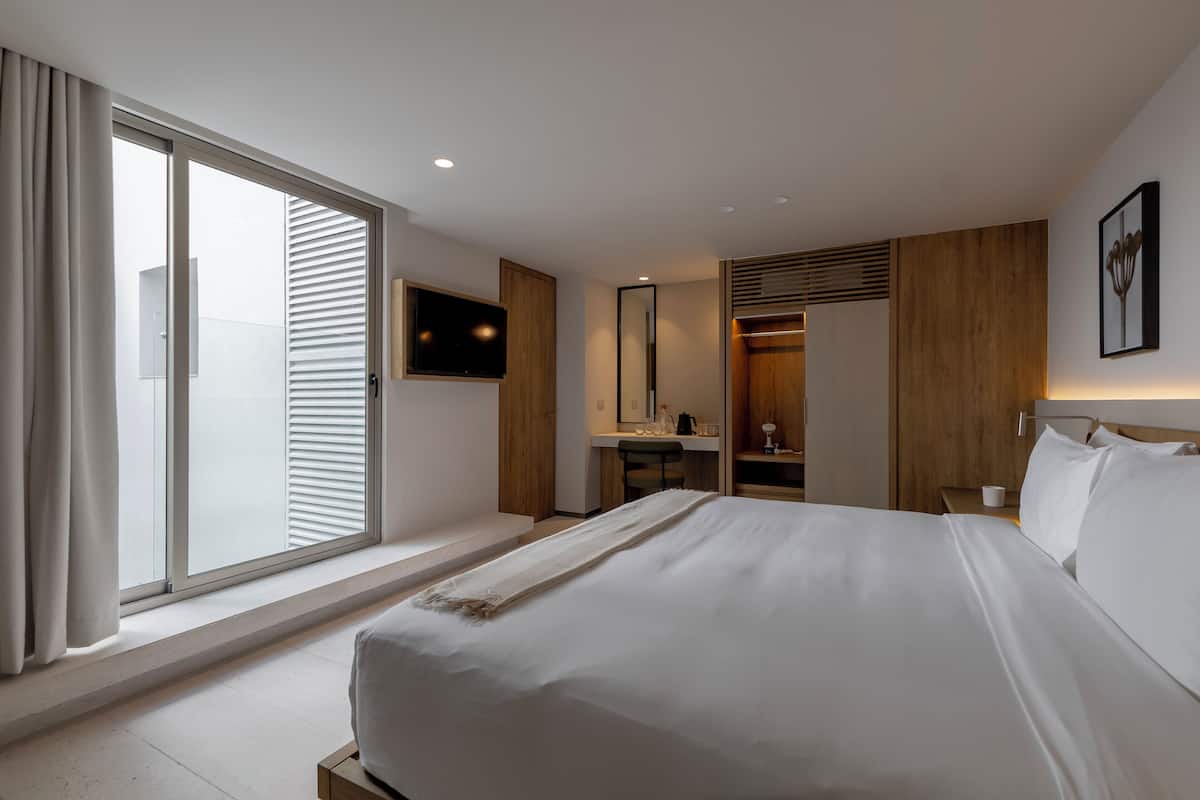 In-room safe, desk, laptop workspace, iron/ironing board