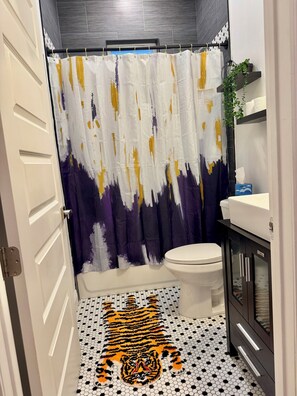 Shower, hair dryer, towels, toilet paper - Luxury 4BR Smart Home near New Orleans • Game Room & Fenced Yard (Chalmette)