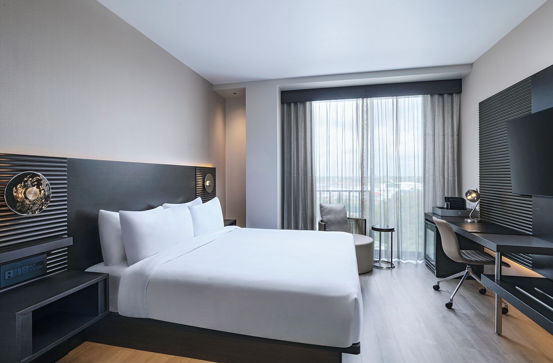 Premium bedding, in-room safe, desk, blackout drapes