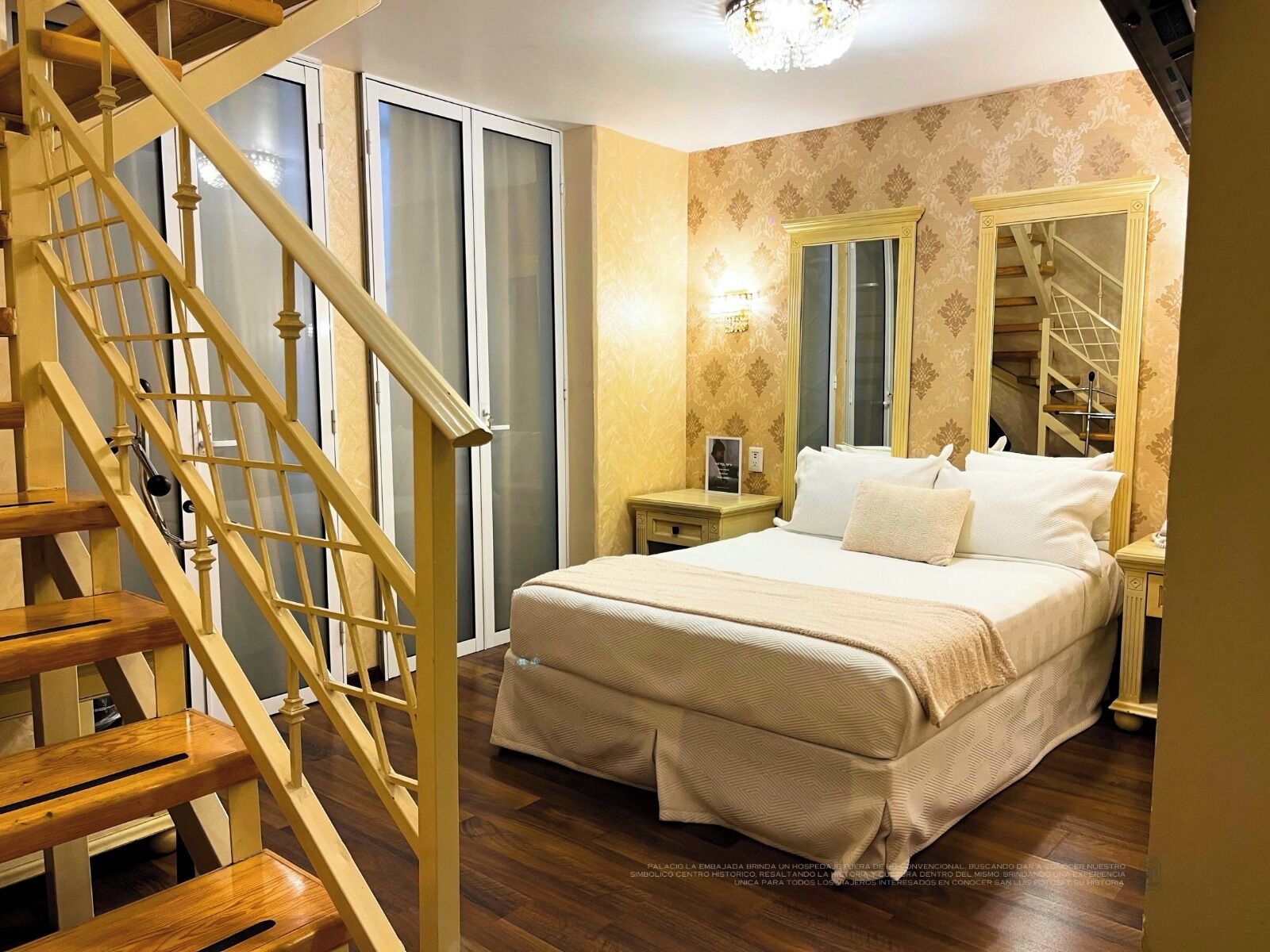 Family Double Room, Non Smoking, Air conditioning | In-room safe, desk, laptop workspace, soundproofing