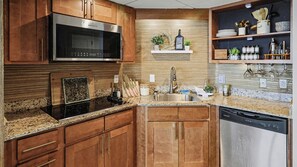 Refrigerador, microondas, parrilla de estufa y lavavajillas