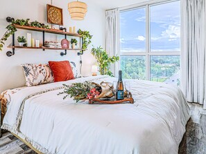 2 Schlafzimmer, Schreibtisch, Bügeleisen/Bügelbrett, Reisekinderbett