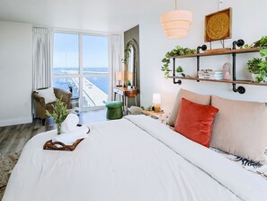 2 Schlafzimmer, Schreibtisch, Bügeleisen/Bügelbrett, Reisekinderbett