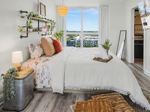 2 bedrooms, desk, iron/ironing board, travel cot