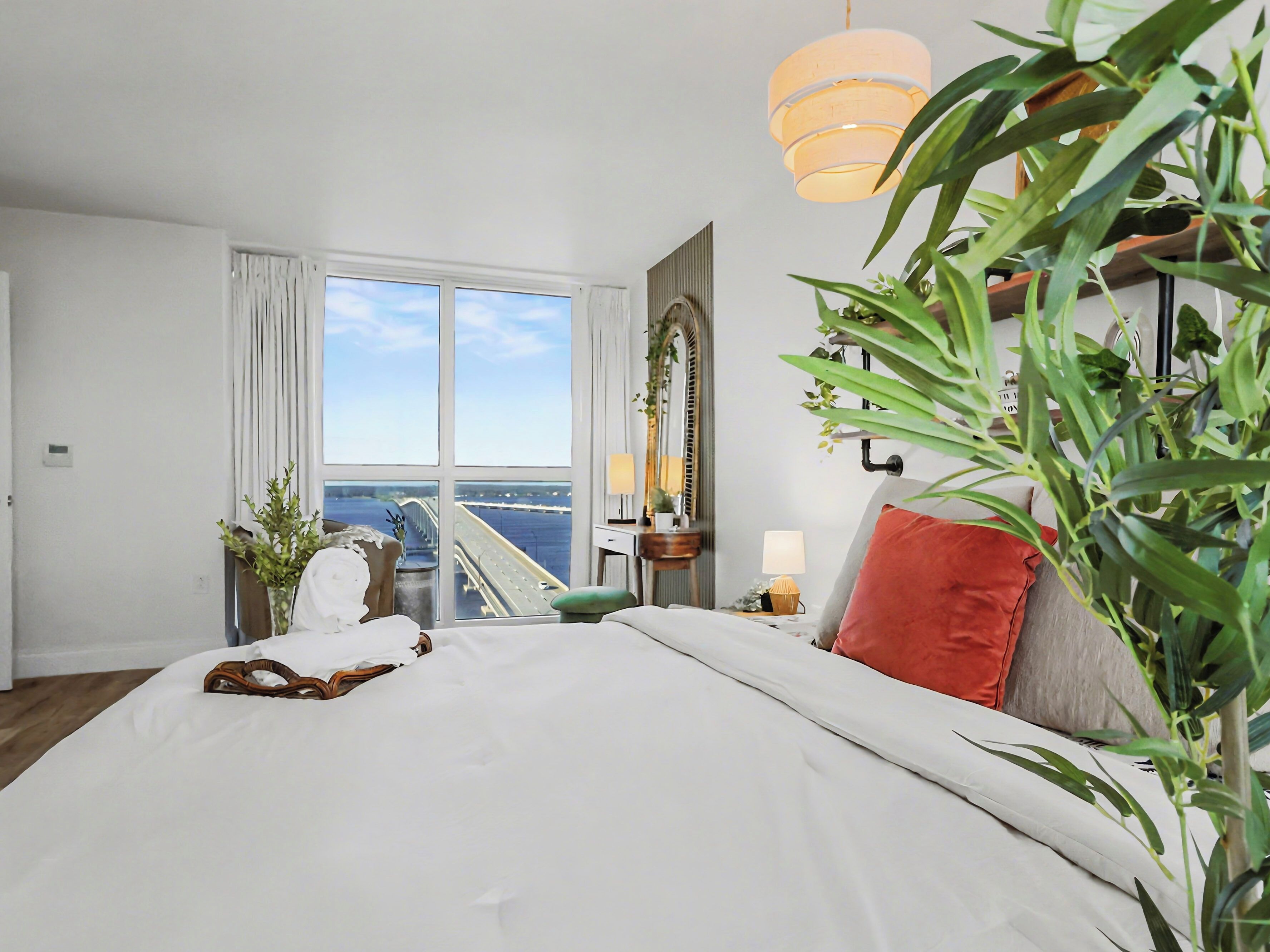 2 Schlafzimmer, Schreibtisch, Bügeleisen/Bügelbrett, Reisekinderbett