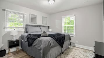 3 bedrooms, iron/ironing board, WiFi, bed sheets