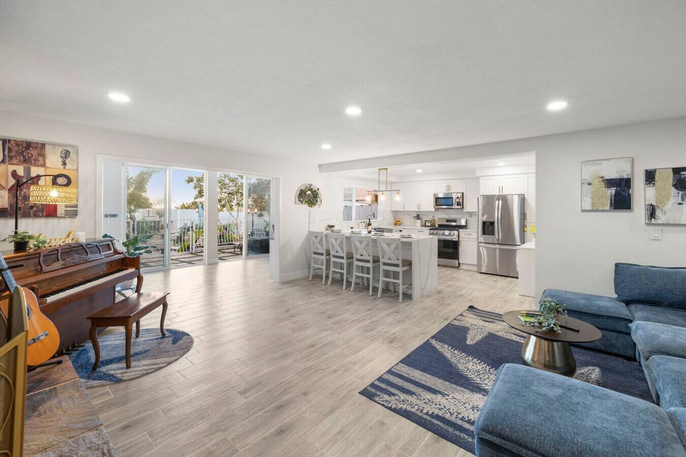 Télévision, cheminée