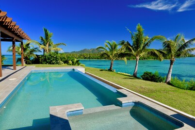 4-Bedroom Villa with Panoramic Sea Views and Pool – Malolo Lailai Island