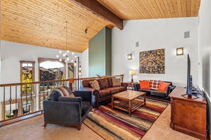 TV, fireplace - Cimarron #1 townhome walkable to Steamboat base (Steamboat Springs)