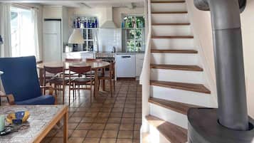 Réfrigérateur, plaque de cuisson, lave-vaisselle, cafetiÚre/bouilloire