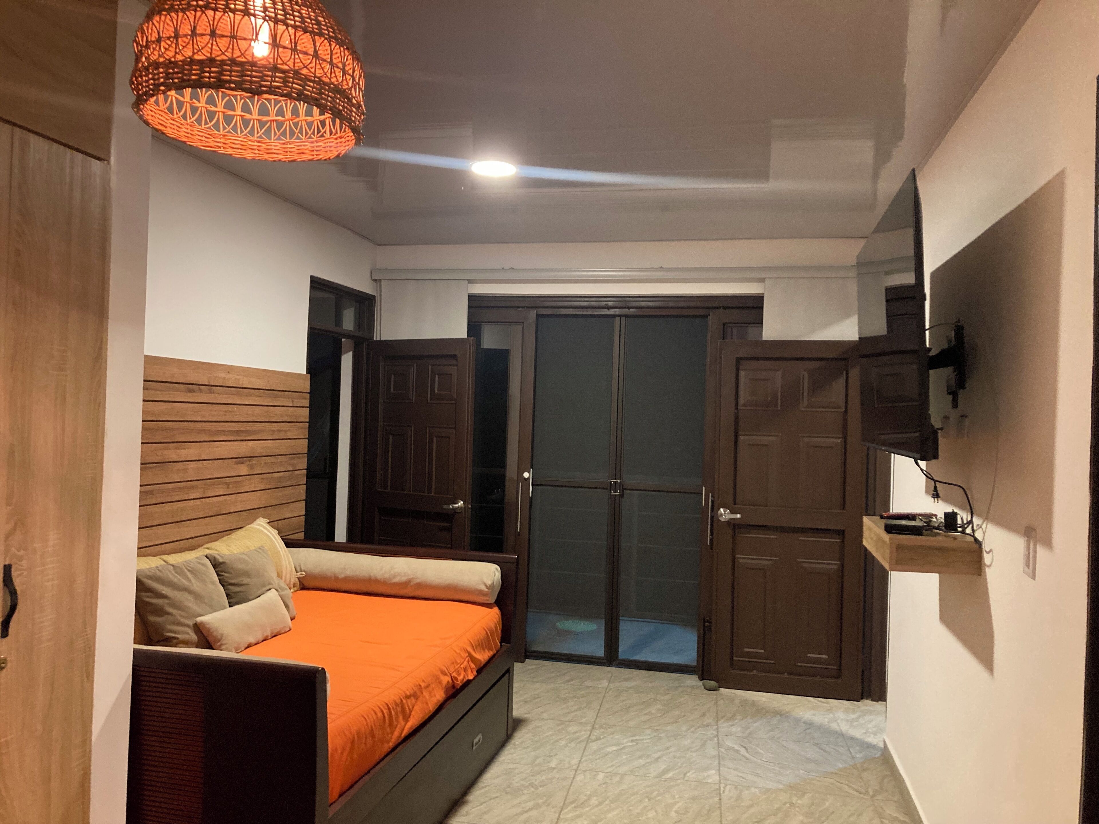 5 dormitorios, wifi gratis, ropa de cama