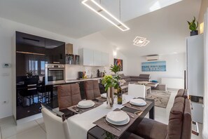 Interior - Apartment 2408/166507 (Istria - Pula), 2500m from the beach (Pula)