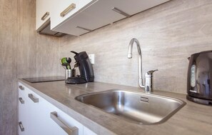 Refrigerador, horno, parrilla de estufa y lavavajillas 