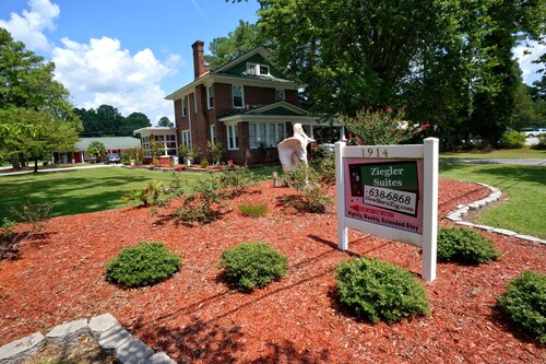 Quaint & Quirky- 5 Minutes to Downtown